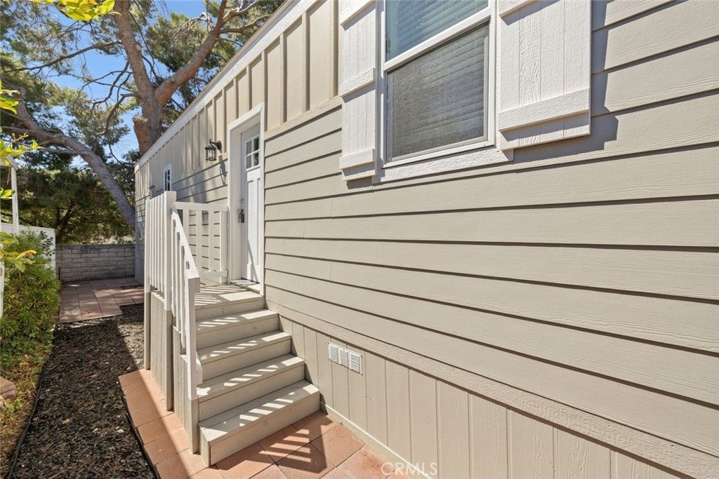 2193 Los Feliz Drive 73