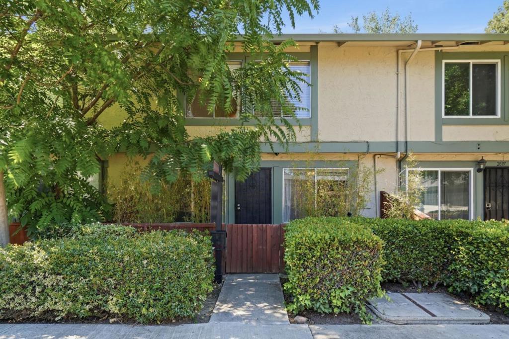 2701 Lone Bluff 18