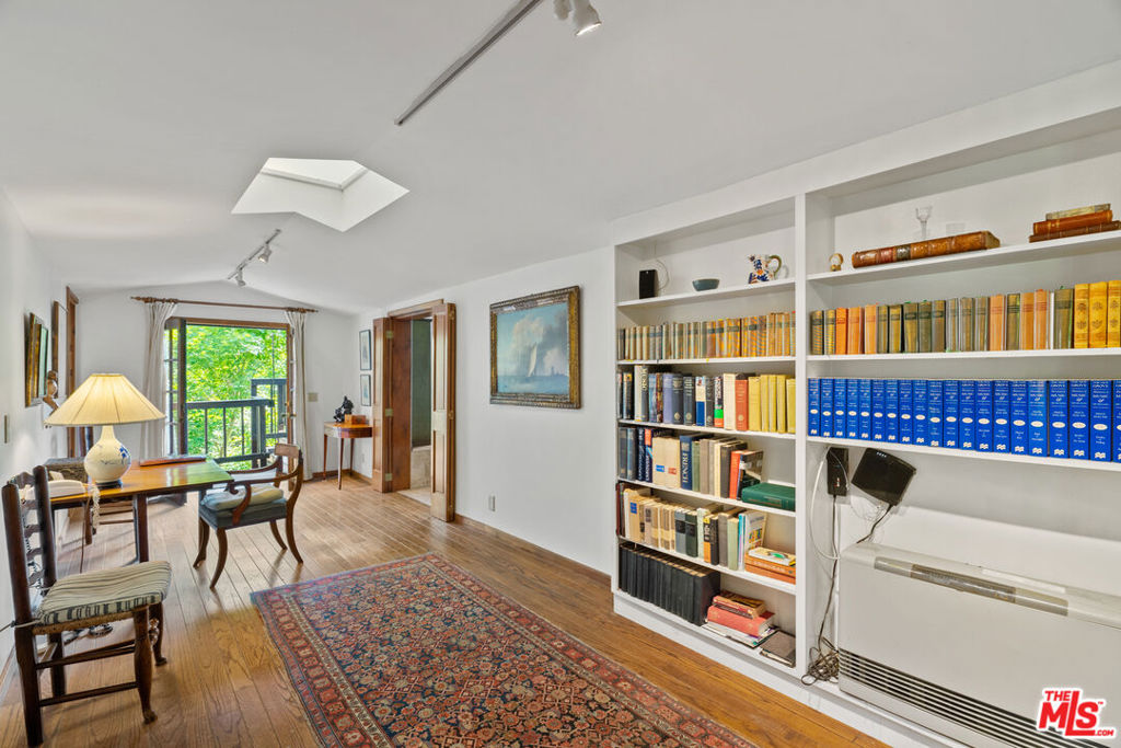 21550 Summit Trail