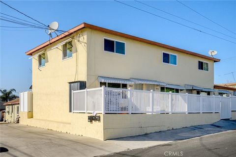 Photo of 9917 Marcus #9917, Tujunga, CA 91042 (MLS # GD26028676)