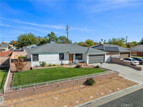 Photo of 44140 Lightwood Ave, Lancaster, CA 93534 (MLS # SR25248846)