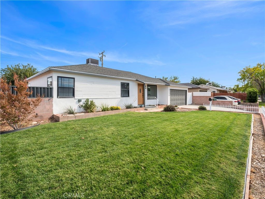 Photo of 44140 Lightwood Ave, Lancaster, CA 93534 (MLS # SR25248846)