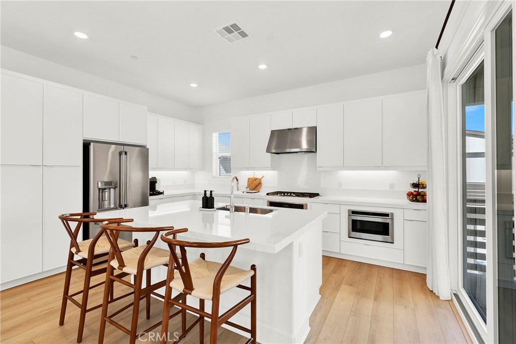 74 Dudley, Irvine CA 92618