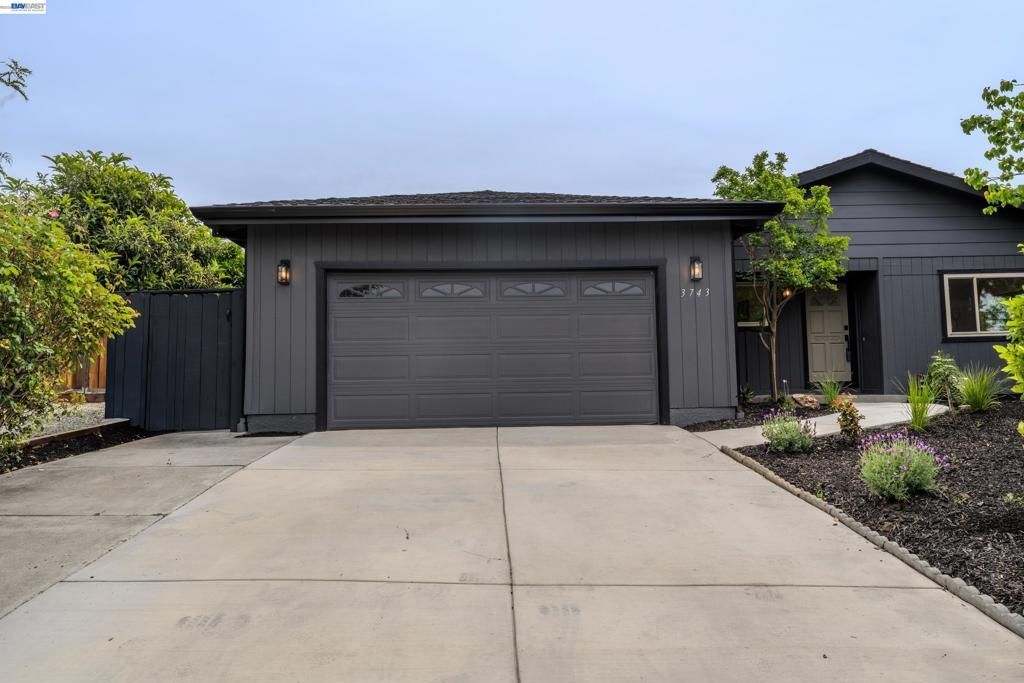Photo of 3743 Sanford St St, Concord, CA 94520 (MLS # 41129658)