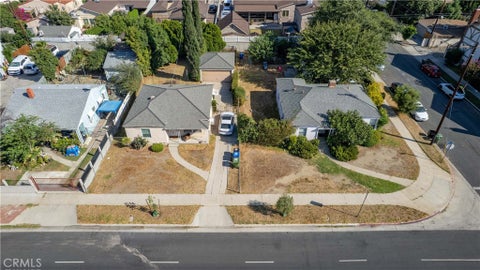 Photo of 14005 Victory Boulevard, Van Nuys, CA 91401 (MLS # SR26104186)