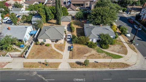 Photo of 14005 Victory Boulevard, Van Nuys, CA 91401 (MLS # SR26104186)
