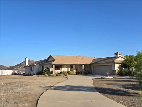 101 Via De La Valle Lake Elsinore CA 92532