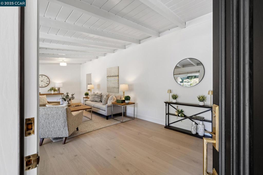 Properties 1 12 La Sonoma Ct