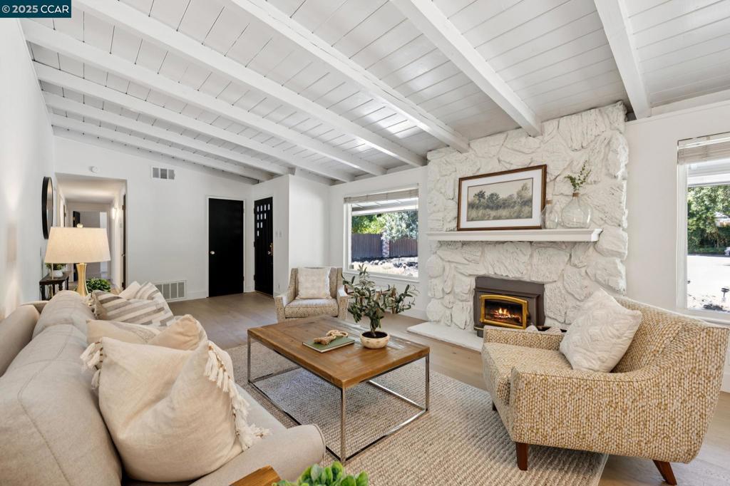 Properties 4 12 La Sonoma Ct