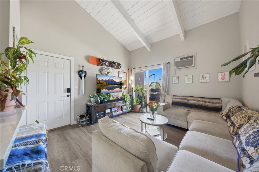 1050 Rock Springs