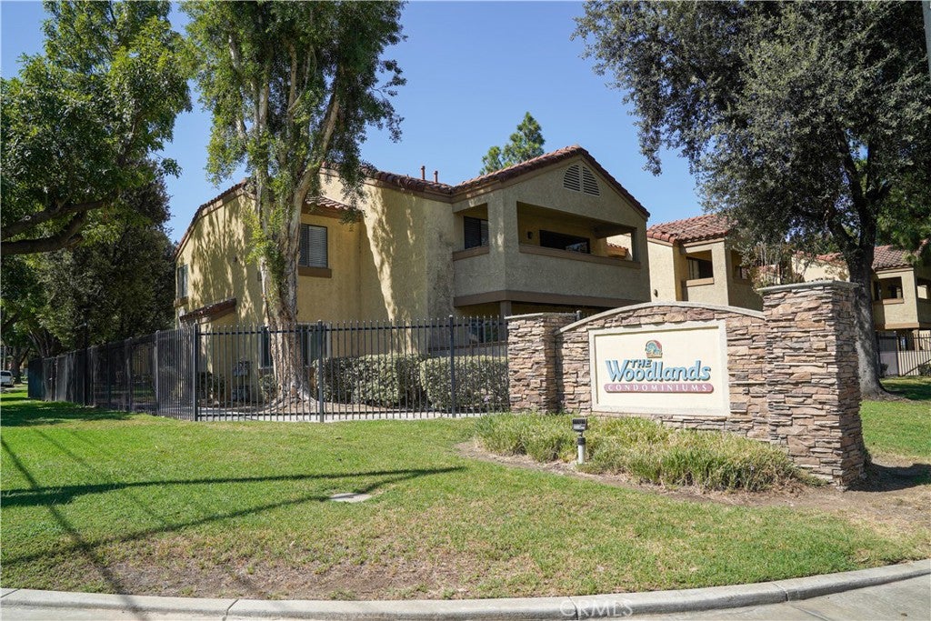 1114 W Blaine Street 105