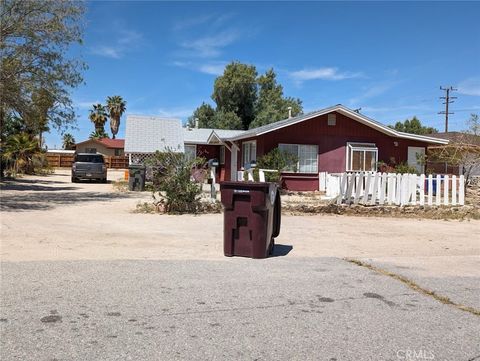 Photo of 6416 East Court Way, 29 Palms, CA 92277 (MLS # SR25174790) Photo of 6416 East Court Way, 29 Palms, CA 92277 (MLS # SR25174790)