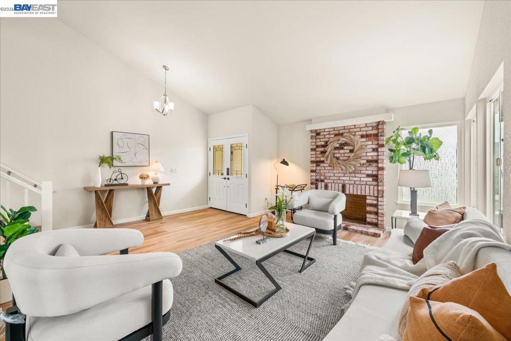 4 Woodview Ct