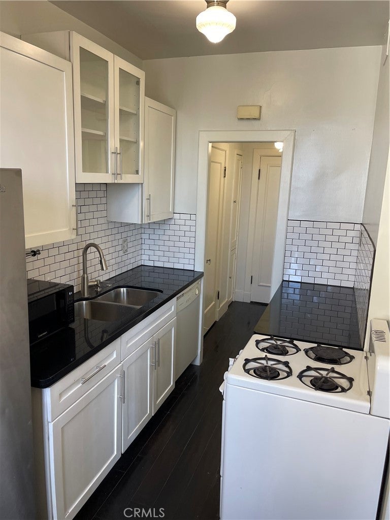 315 W 3rd 903