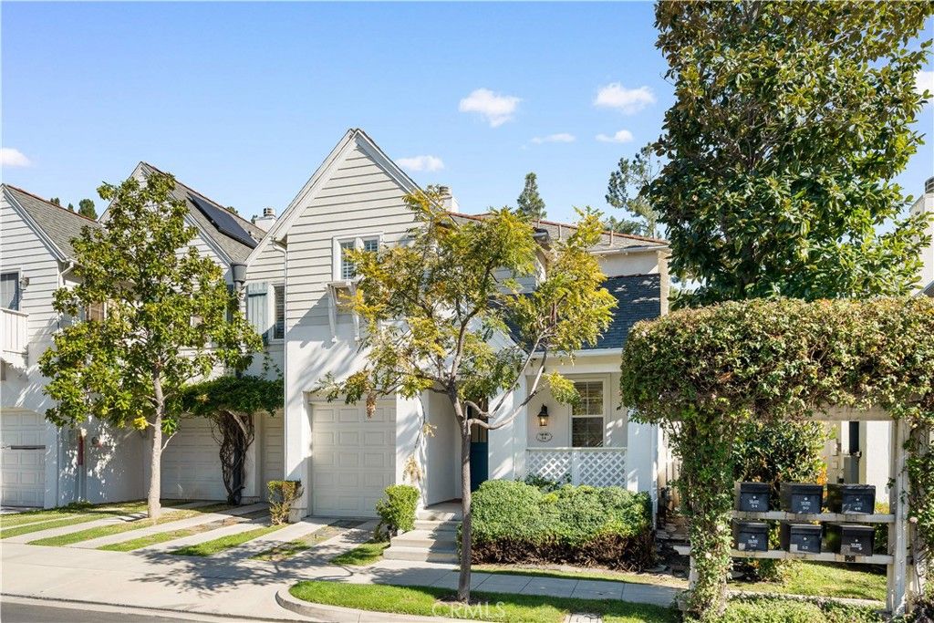 Photo of 54 Turnbury Lane Ln, Irvine, CA 92620 (MLS # WS26032751)