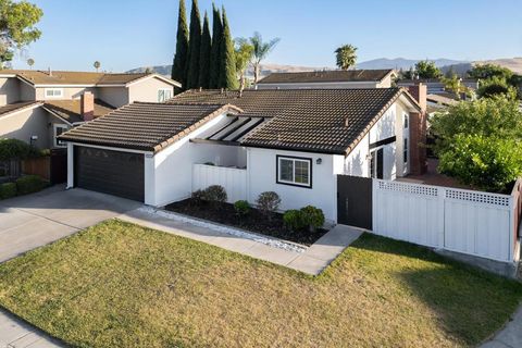 Photo of 5911 Southview Drive, San Jose, CA 95138 (MLS # ML82047417)