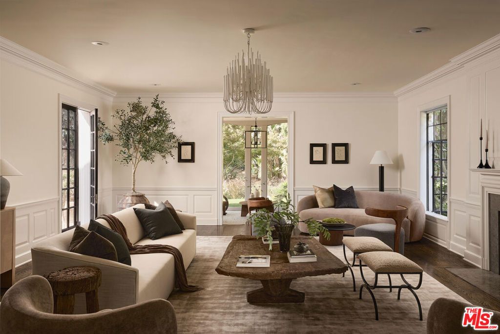 Photo of 1141 Maroney Lane, Pacific Palisades, CA 90272 (MLS # 25600681)
