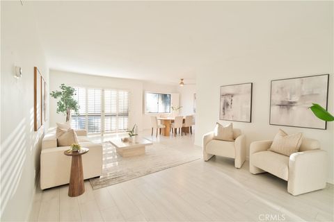 Photo of 5400 Lindley Avenue #322, Encino, CA 91316 (MLS # SR26102055)
