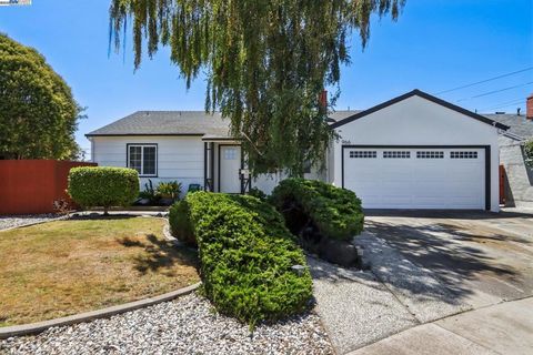 Photo of 966 Cottonwood Ave Ave, Hayward, CA 94541 (MLS # 41106583) Photo of 966 Cottonwood Ave Ave, Hayward, CA 94541 (MLS # 41106583)