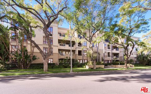 Photo of 411 N Oakhurst Drive #305, Beverly Hills, CA 90210 (MLS # 26837827)