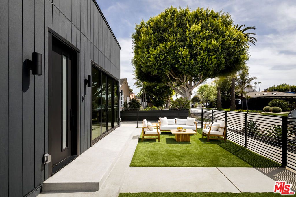 Photo of 4168 Mildred Avenue, Culver City, CA 90066 (MLS # 25563079)