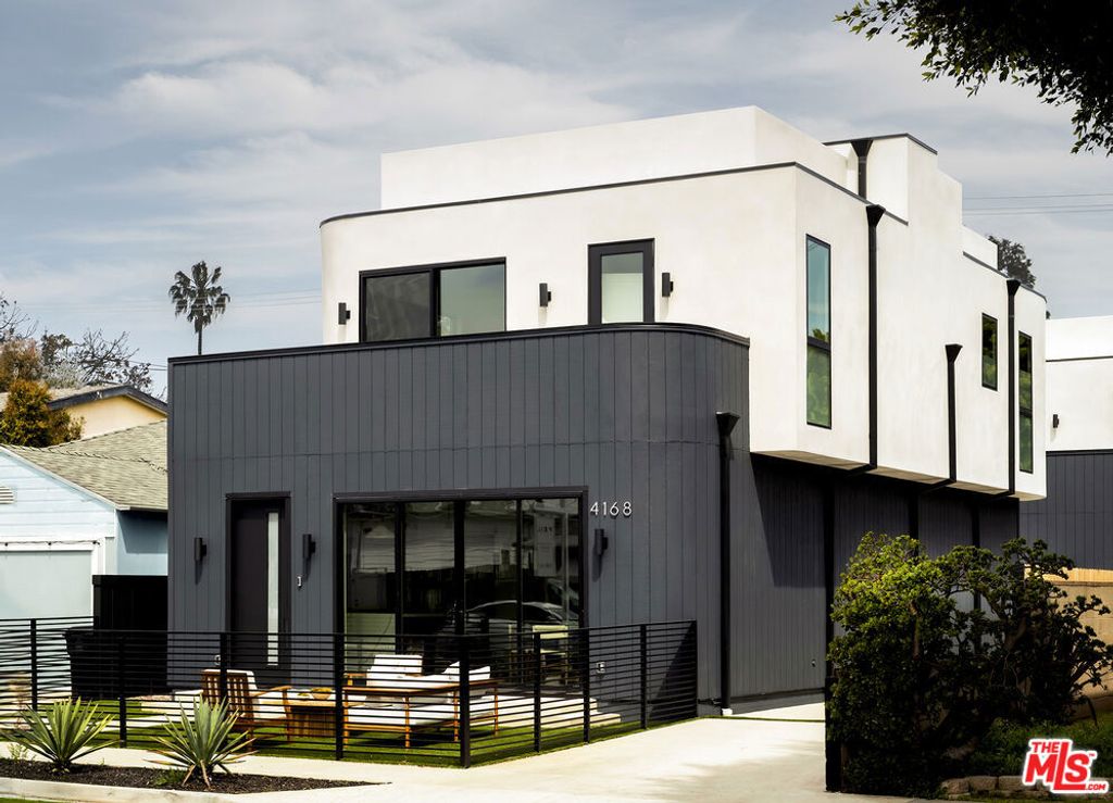 Photo of 4168 Mildred Avenue, Culver City, CA 90066 (MLS # 25563079)