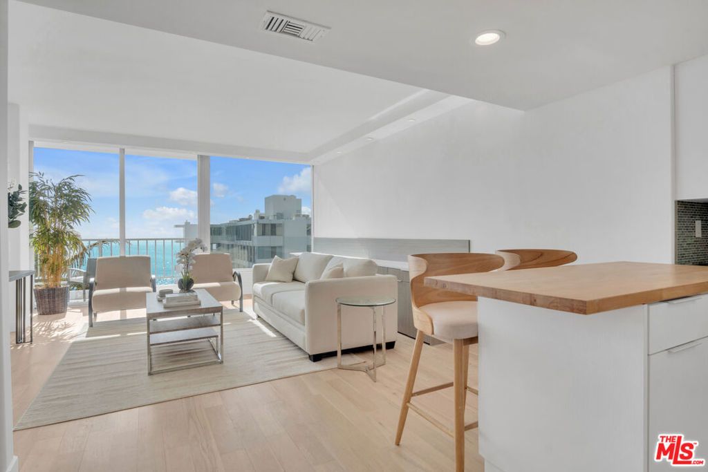 Photo of 17350 W Sunset Boulevard #303, Pacific Palisades, CA 90272 (MLS # 26828277)