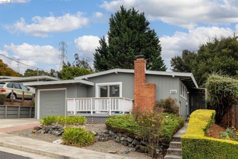 Photo of 7408 Park Vista VIS, El Cerrito, CA 94530 (MLS # 41149102)