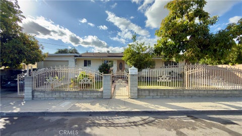Photo of 1011 Shadow Ln, San Fernando, CA 91340 (MLS # SR26081127)