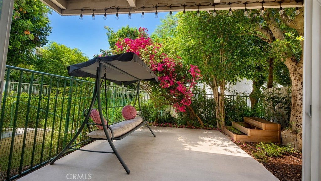 20134 Leadwell St 126, Winnetka CA 91306