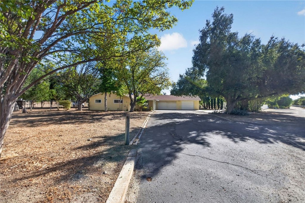 25140 New Clay St