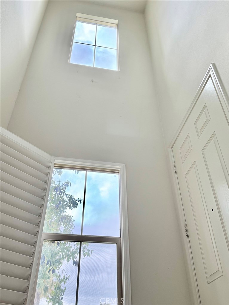 951 N Sunrise
