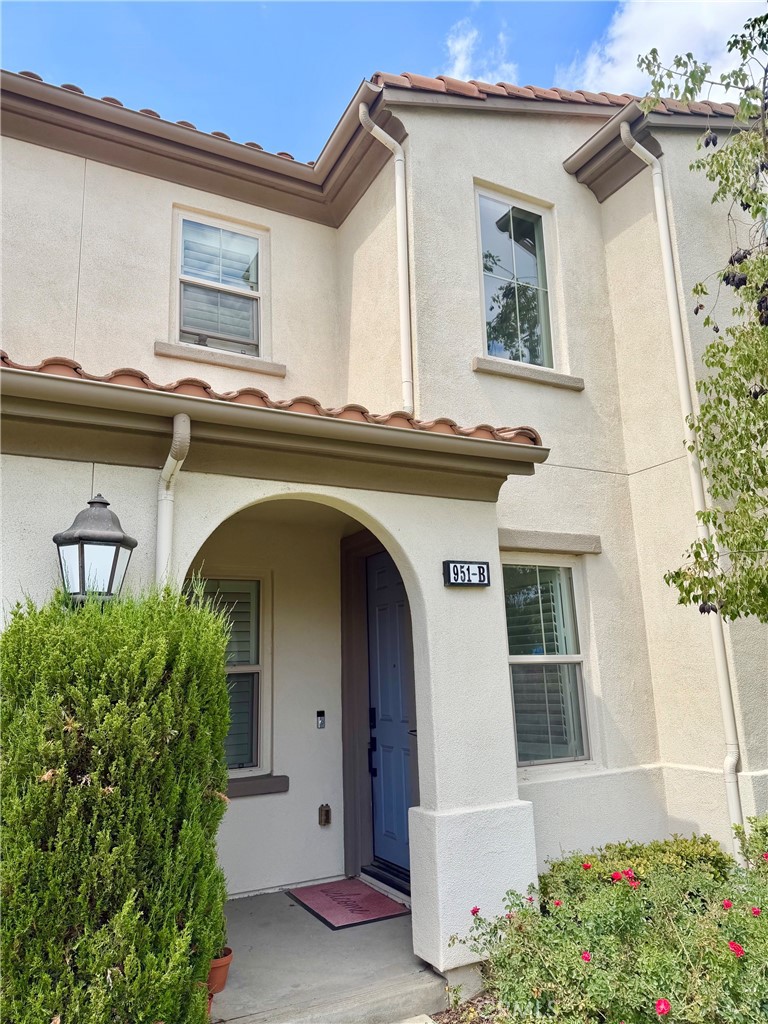 951 N Sunrise