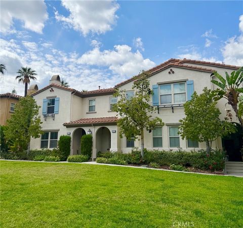 Photo of 951 N Sunrise LN, Azusa, CA 91702 (MLS # CV26120549)