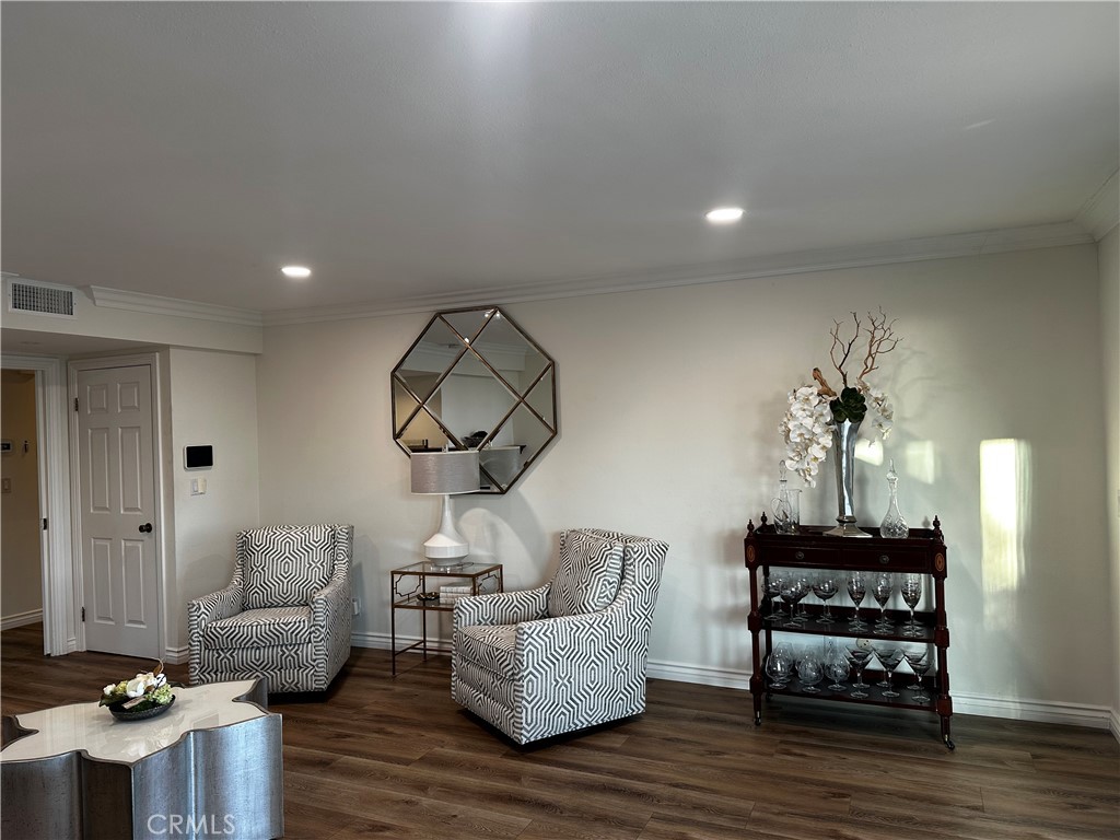 2120 E White Lantern Lane