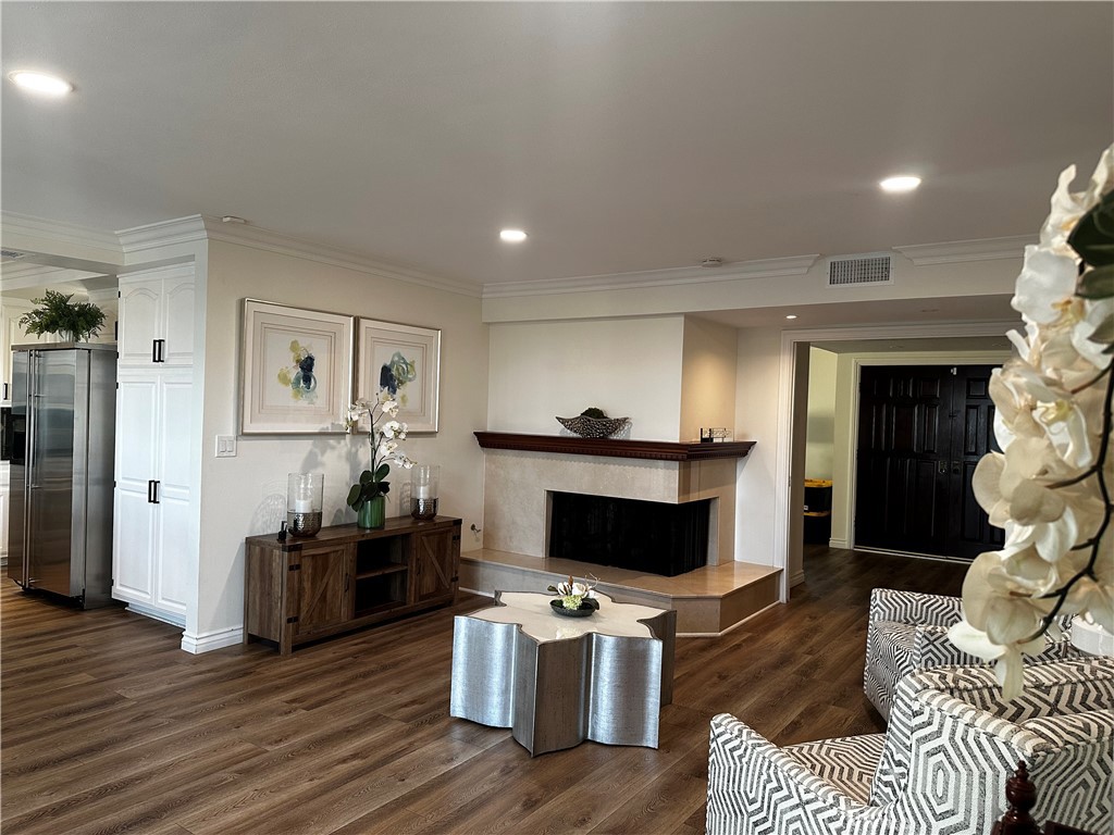 2120 E White Lantern Lane