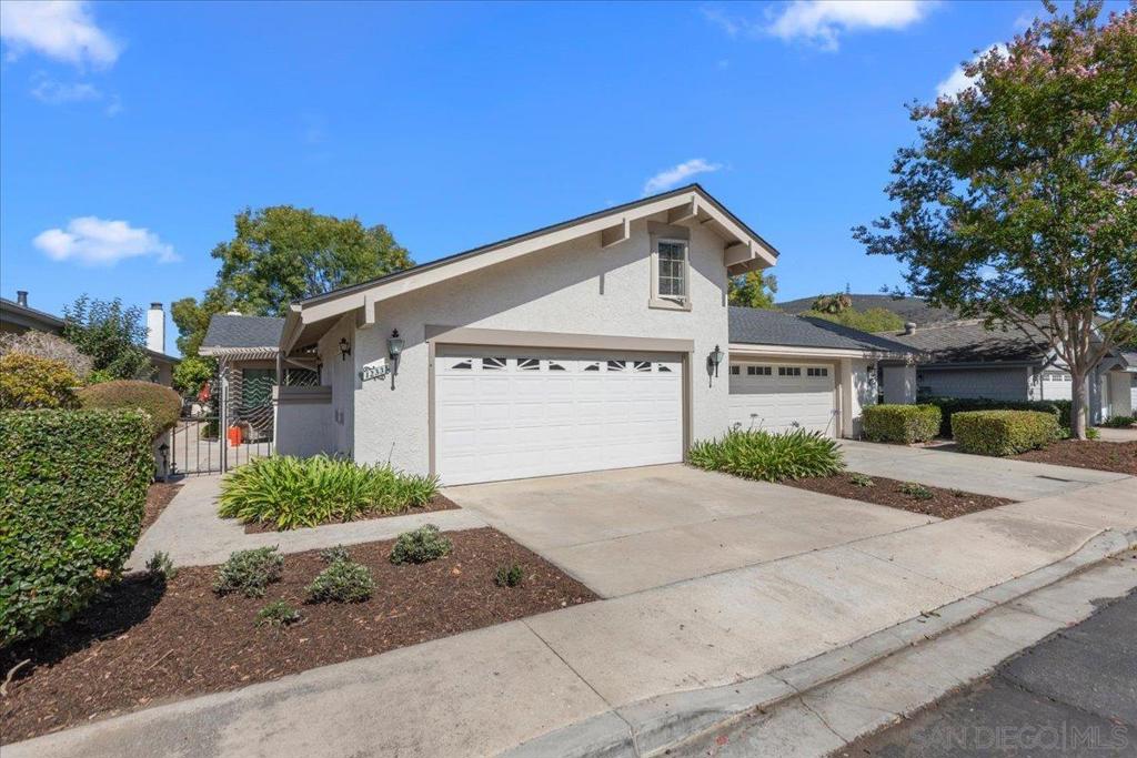 1233 Camino Del Lago