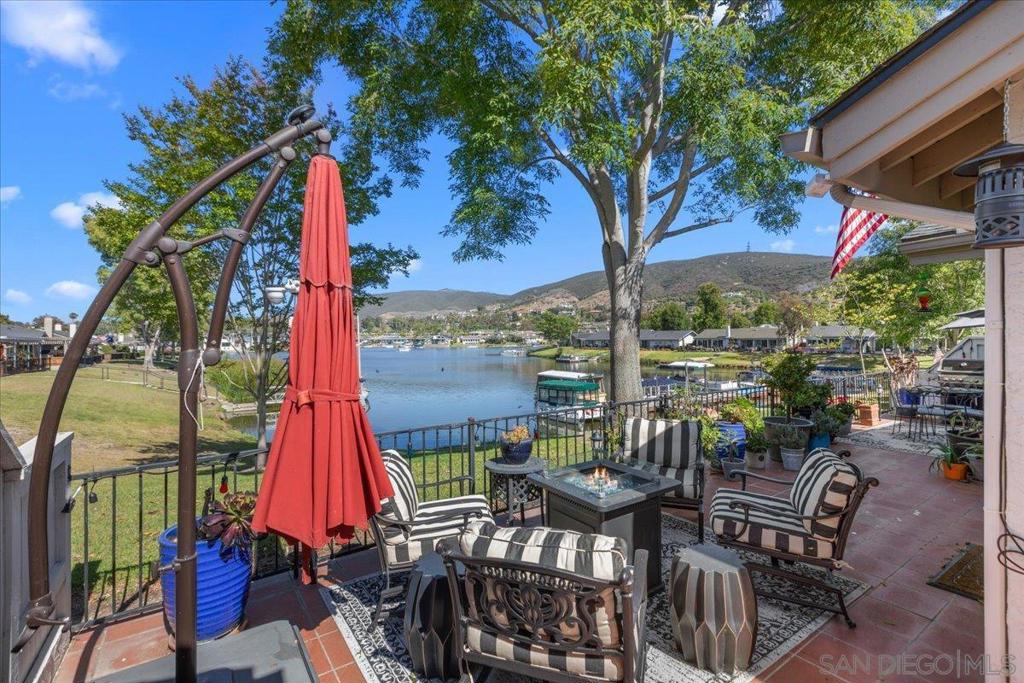 1233 Camino Del Lago