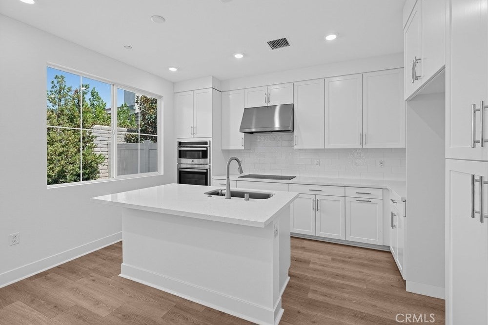 1011 E Overlook Drive