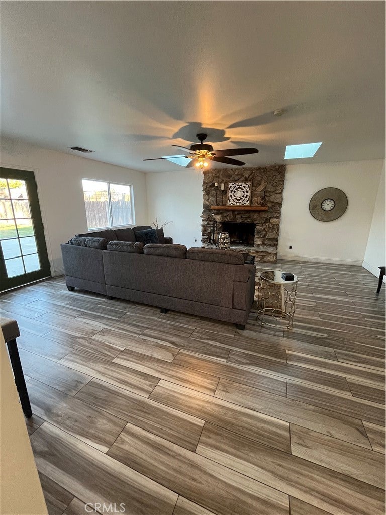10912 Meacham