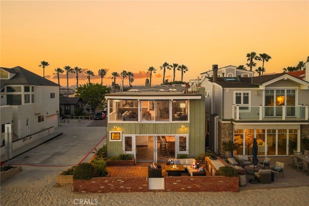 Photo of 6910 W Oceanfront, Newport Beach, CA 92663 (MLS # LG26096637)