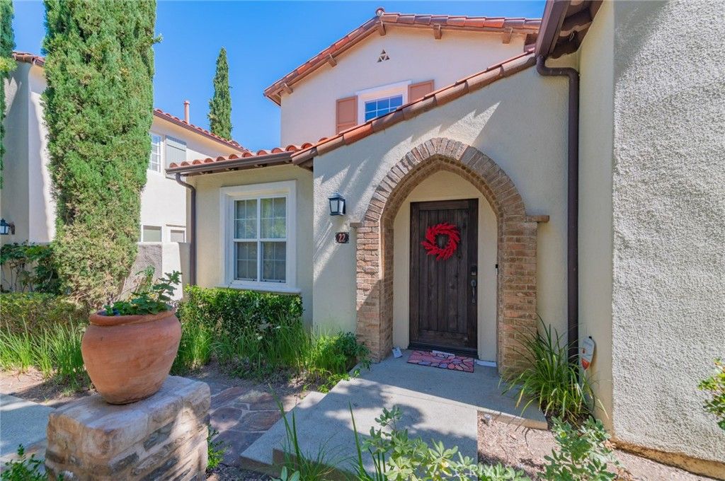 Photo of 22 Arborside, Irvine, CA 92603 (MLS # TR25244887)