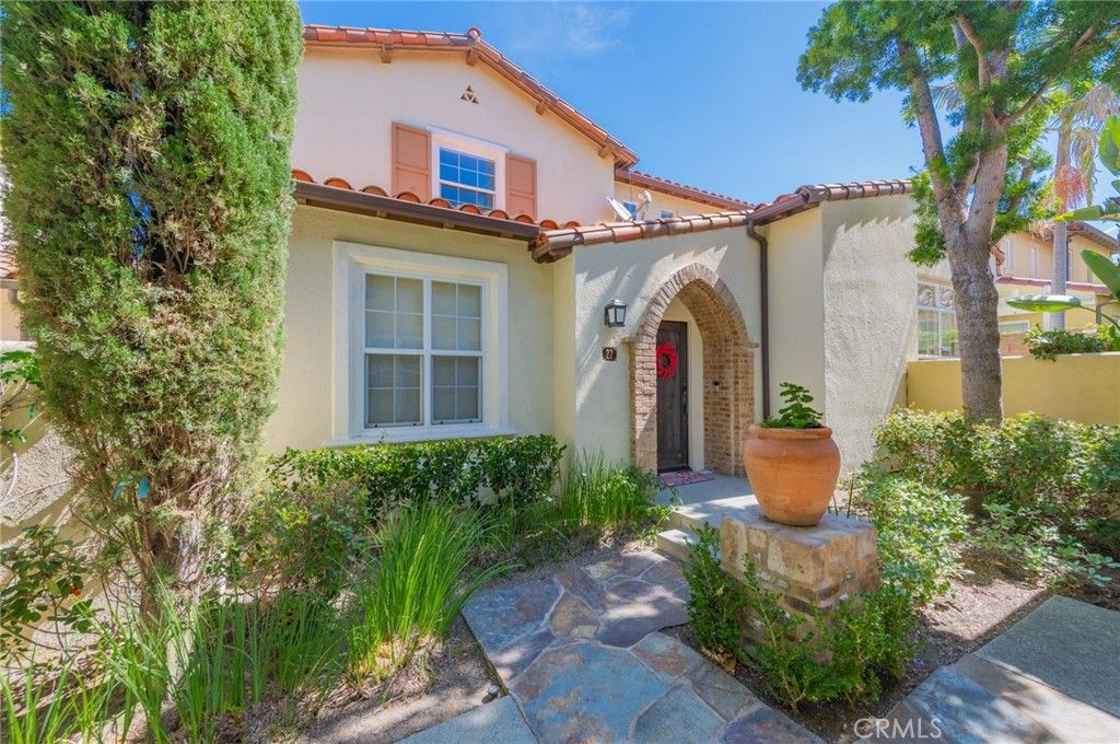 Photo of 22 Arborside, Irvine, CA 92603 (MLS # TR25244887)
