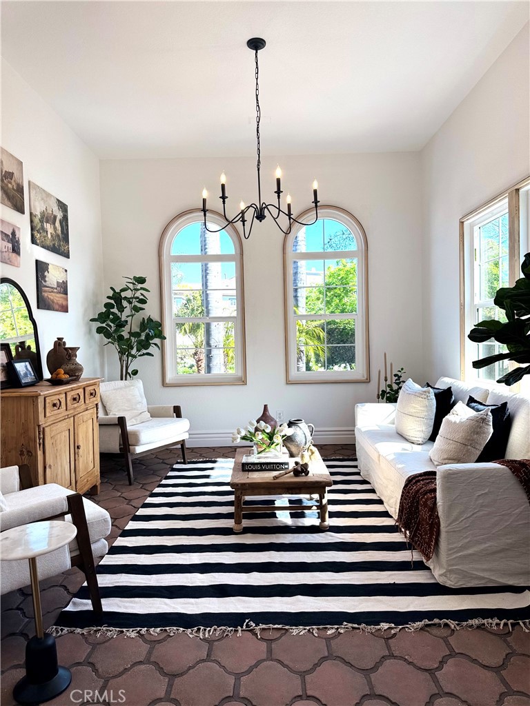 24395 Las Palmas Street