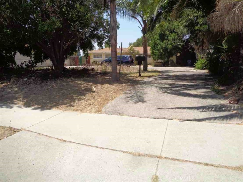 FOR SALE – ESTATE SALE | DEVELOPMENT POTENTIAL
8801 Hayvenhurst Ave, North Hills, CA 91343
Lot Size: 18,408 sq. ft. (per assessor)
Structure: Single-Family Residence + 2-Story Detached Bonus Structure
Zoning: Buyer to verify (R1/RD potential)
Status: Sold with Tenants in Place | Sight-Unseen | AS-IS
?? PLEASE READ BEFORE SUBMITTING AN OFFER:
This property is being sold WITH TENANTS in PLACE and all offers must reflect this condition.
No access will be granted prior to closing.
List price is based on a recent professional appraisal, available upon request.
?? KEY SELLING POINT – LARGE LOT + MULTIPLE ACCESS OPTIONS
Rare opportunity to acquire a large, flat 18,408 sq. ft. lot in North Hills with:
Front horseshoe driveway for primary access
Alley access to the side of the property with potential for second driveway or rear access (buyer to verify)
Ideal for ADU/JADU development, home-based business, or multi-use expansion
Ample space for RV, trailer, or work vehicle parking
?? Property Overview:
Long-term tenants paying below-market rent
No written lease agreement
Home shows signs of distress
Listing agent has not entered the interior and cannot verify condition
Detached 2-story bonus structure (approx. 1,000 sq. ft.):
Lower level may serve as a garage or workshop
Upper level could be used as an office, guest room, studio, or possible ADU (buyer to verify use and permits)
?? DISCLOSURES & TERMS:
Drive-by only – Do not approach or disturb tenants under any circumstance
Sight-unseen offers only – No access, no inspections, no repairs
Property is sold AS-IS, with no warranties or retrofits
Seller is exempt from TDS and SPQ under California Civil Code §1102.2(d)
All offers are subject to approval by the estate’s beneficiary
Buyer to independently verify all property details including zoning, lot use, square footage, and potential second access
?? Investor/Developer Highlights:
18,408 sq. ft. urban infill lot with flexible access
Located in an area eligible for ADU, JADU, or small lot subdivision (buyer to confirm with city/county)
High-upside property for build-and-hold, rental expansion, or redevelopment
?? Appraisal available upon request. Contact listing agent for offer instructions. Serious inquiries only.