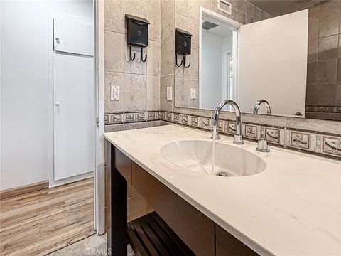 Tiny photo for 6565 Vicky Avenue, West Hills, CA 91307 (MLS # SR26042387)