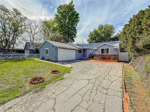 Tiny photo for 6565 Vicky Avenue, West Hills, CA 91307 (MLS # SR26042387)