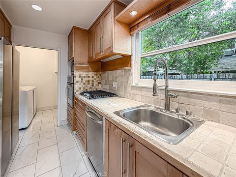 Tiny photo for 6565 Vicky Avenue, West Hills, CA 91307 (MLS # SR26042387)