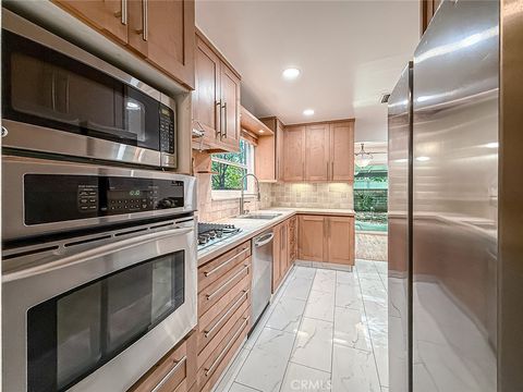 Tiny photo for 6565 Vicky Avenue, West Hills, CA 91307 (MLS # SR26042387)