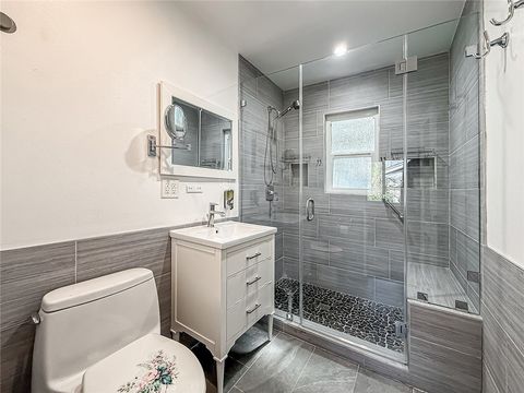 Tiny photo for 6565 Vicky Avenue, West Hills, CA 91307 (MLS # SR26042387)